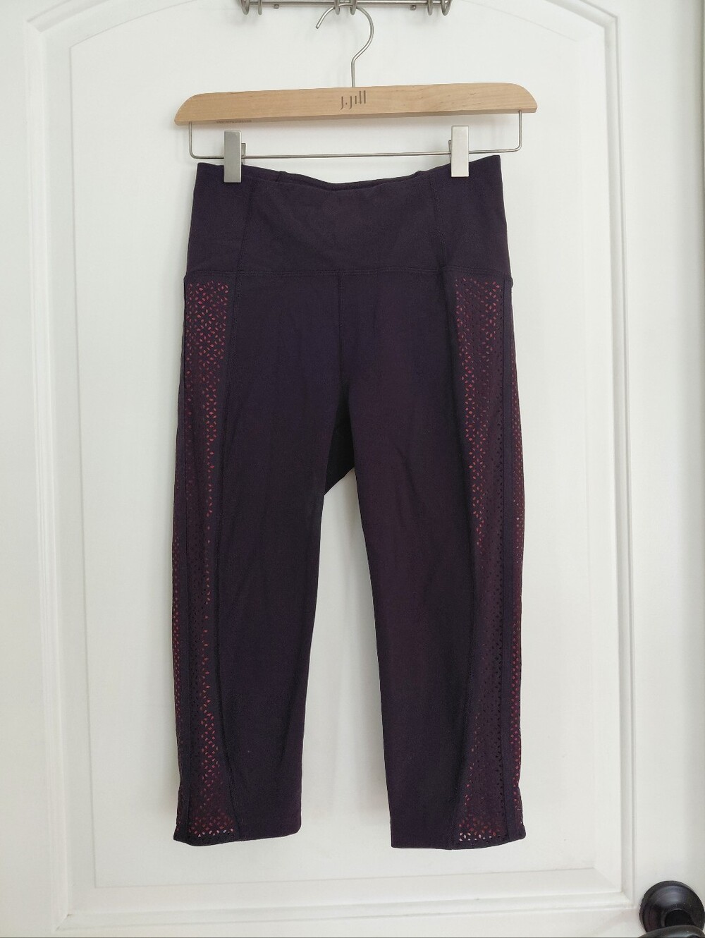 Lululemon Perforated Tight 17” Leggings Capri Cropped